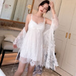 Robe kimono blanc en dentelle pour femme