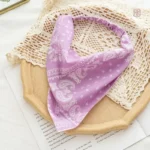 Accessoire capillaire chic, foulard à motif bandana