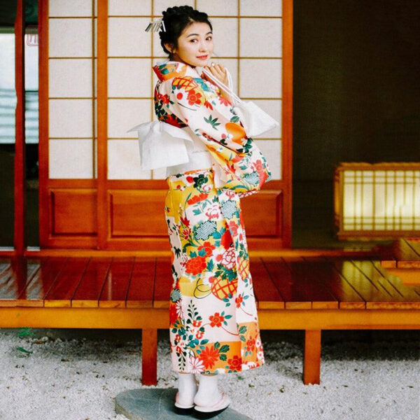 geisha-kimono-japonais-femme-1 Kimono japonais femme style geisha élégant