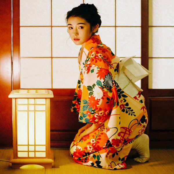 Kimono chic pour femme, style japonais raffiné