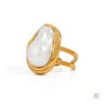 Bague élégante avec pierre pour un look moderne