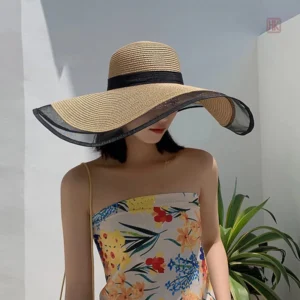 Grand chapeau de plage élégant pour femme