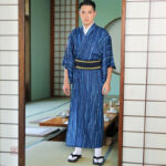 Vêtement masculin : kimono rayé moderne