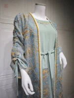Kimono bleu, design raffiné et moderne