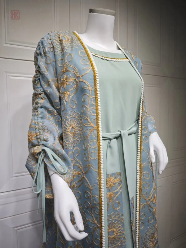 Kimono bleu, design raffiné et moderne