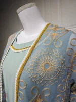Abaya en bleu, parfait pour occasions spéciales
