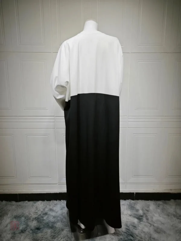 Abaya à fleurs pour un look chic