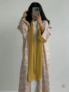 Abaya kimono avec motifs floraux vibrants