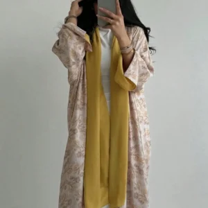 Abaya kimono avec motifs floraux vibrants
