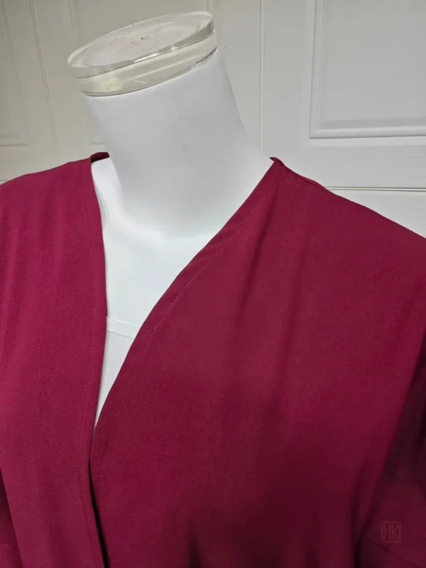 Abaya ample avec design moderne