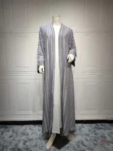 Abaya kimono avec motifs rayés gris, style chic et décontracté