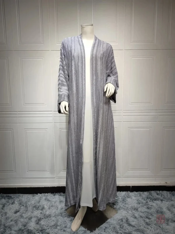 Abaya kimono avec motifs rayés gris, style chic et décontracté