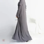 Robe grise kimono, style abaya moderne et chic