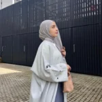 Kimono beige léger, parfait pour toutes occasions