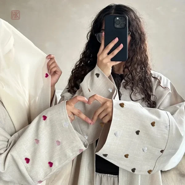 Kimono en lin beige, intemporel et versatile