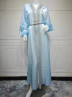Abaya légère et fluide en bleu