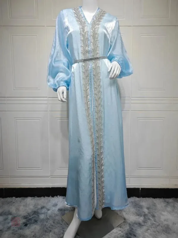 Abaya légère et fluide en bleu