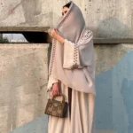 Abaya brodée, style kimono, couleur beige naturel