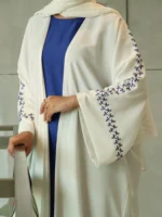 Abaya Brodée en blanc avec un design chic