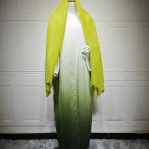 Abaya kimono vert avec un dégradé subtil