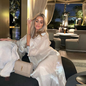 Vêtement traditionnel Kimono Abaya pour un look élégant