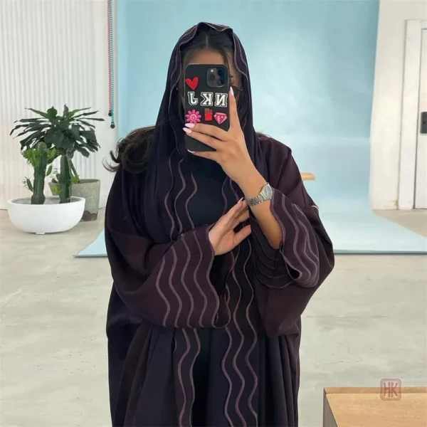 Vêtement modeste : Abaya et Hijab mauves chic