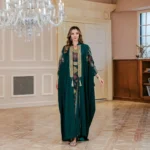 Kimono traditionnel avec motifs ornés