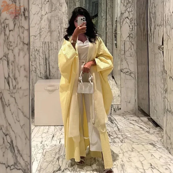 kimono-abaya-femme-jaune-1 Kimono abaya femme couleur jaune, élégant et moderne