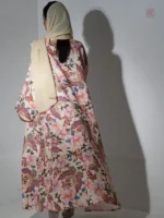 Abaya chic en rose, parfaite pour toutes occasions