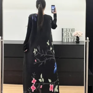 Abaya kimono avec motifs floraux, style moderne et chic