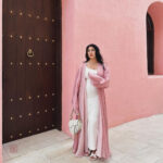 Abaya longue en rose, style kimono, idéale pour toutes les saisons
