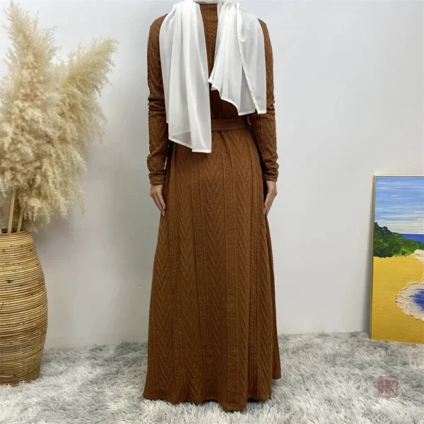 Abaya moderne en couleur marron, look tendance