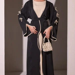 Abaya noire élégante avec détails à nœuds