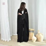 Robe kimono noire à sequins modernes