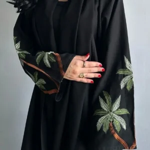 Abaya kimono noir avec broderies délicates raffinées