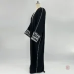 Style abaya noir avec ceinture