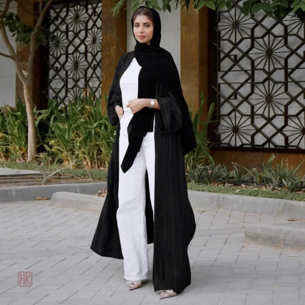 kimono-abaya-noir-raye-1 Kimono noir rayé élégant en abaya