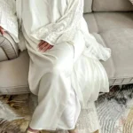 Abaya légère en tissu fluide et confortable