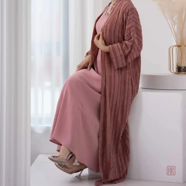 Vêtement traditionnel kimono rose