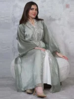 Vêtement long vert pour femme