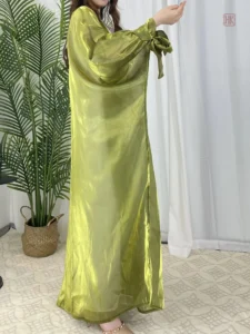 Abaya kimono vert léger et aérien