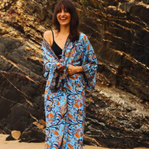 Kimono en soie bleu élégant