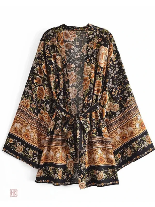 Kimono élégant avec des motifs bohèmes pour l'été