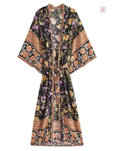Kimono Floral Noir avec motifs bohèmes