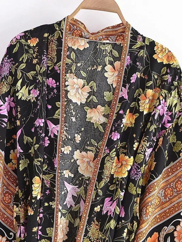 Kimono léger avec motifs floraux pour femmes