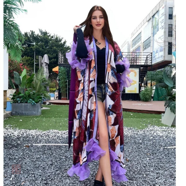 Vêtement féminin bohème, coloris violet vibrant