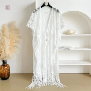 Vêtement boho chic avec franges élégantes