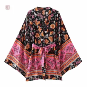 Vêtement léger et tendance en noir et rose