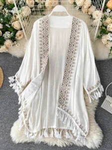 Kimono brodé pour un style féminin unique