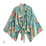 Kimono bleu court avec motifs bohèmes